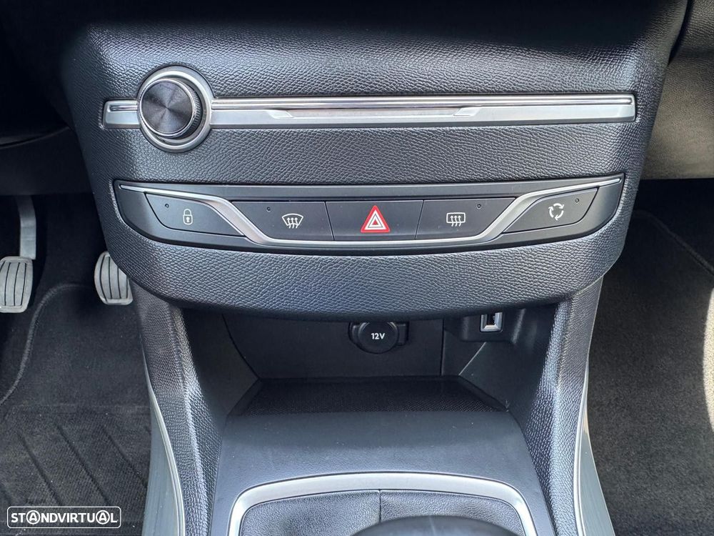 Peugeot 308 SW 1.5 BlueHDi Allure - 24