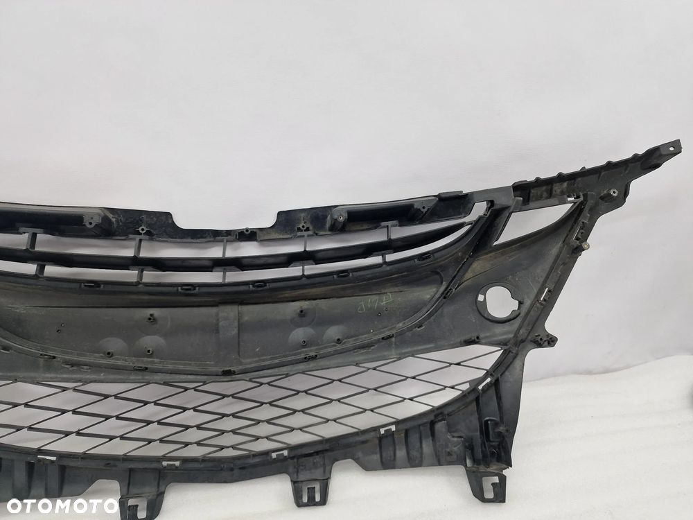 MAZDA 5 V LIFT 10- KRATKA ŚRODKOWA ZDERZAKA PRZEDNIEGO PRZÓD BARDZO ŁADNA , NR C513-501T1 , NR AUKCJI KR146 - 9