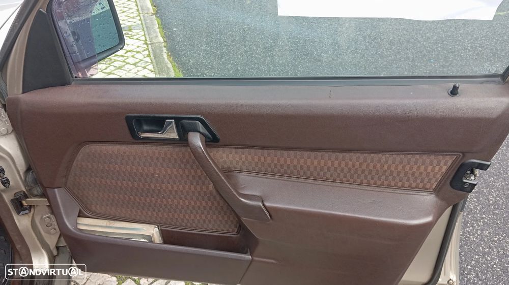 Mercedes-Benz W201 (1982-1993) - 18