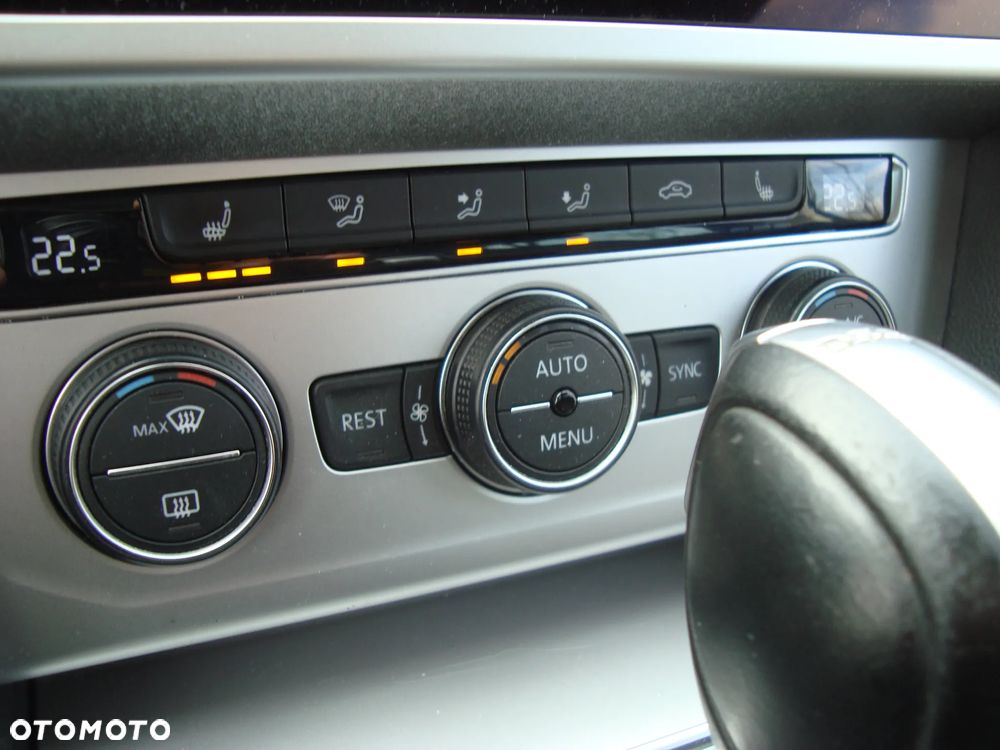 Volkswagen Passat 2.0 TDI SCR DSG Comfortline - 31