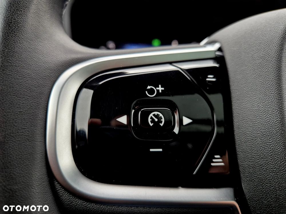 Volvo XC 60 T6 Plug-In Hybrid AWD Plus Black Edition - 23