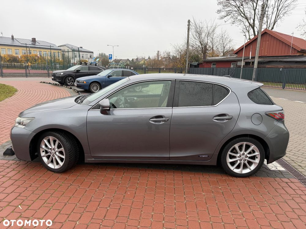 Lexus CT 200h Prestige - 8