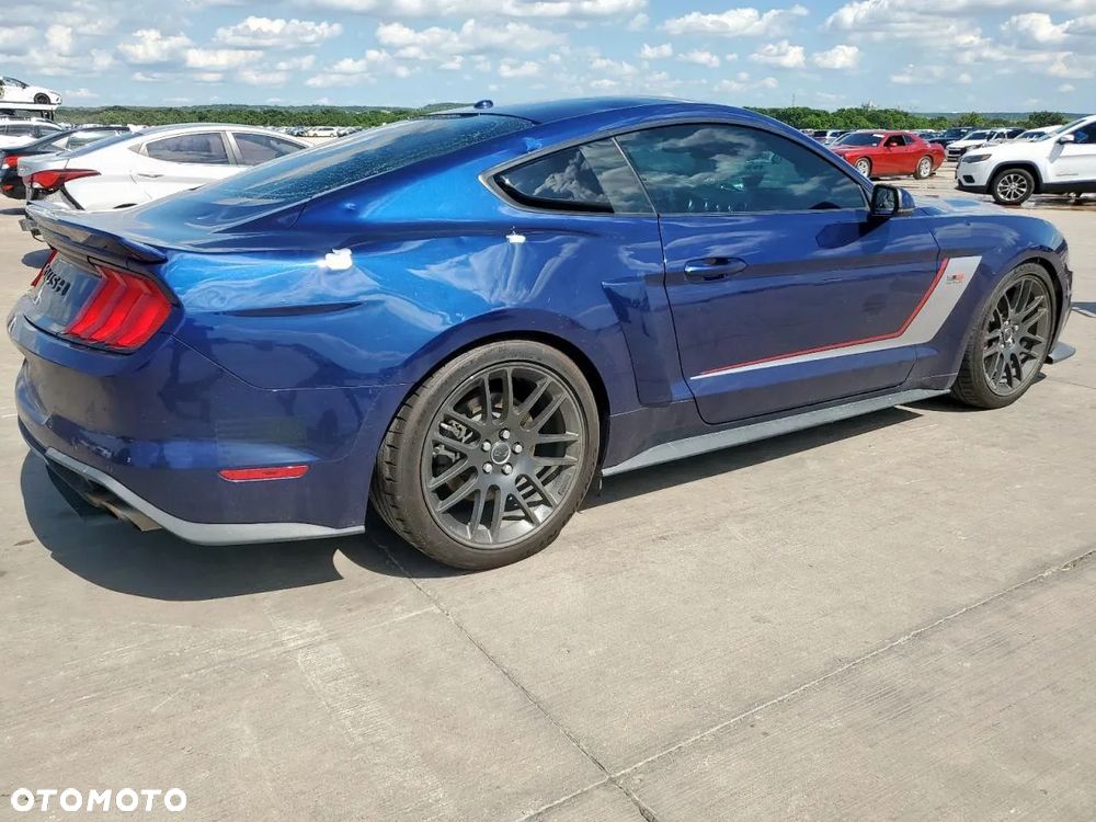Ford Mustang 5.0 V8 GT - 4