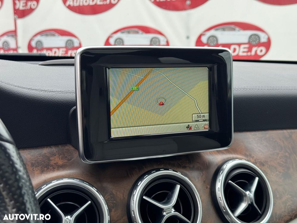 Mercedes-Benz GLA - 12