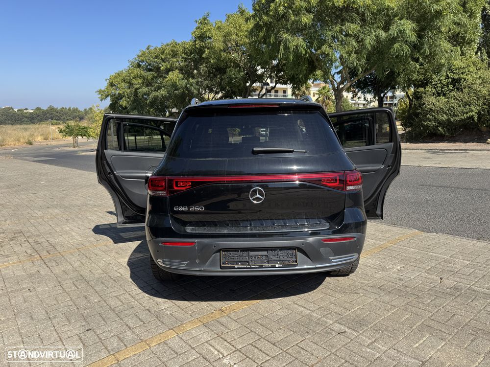 Mercedes-Benz EQB 350 4Matic Progressive - 3