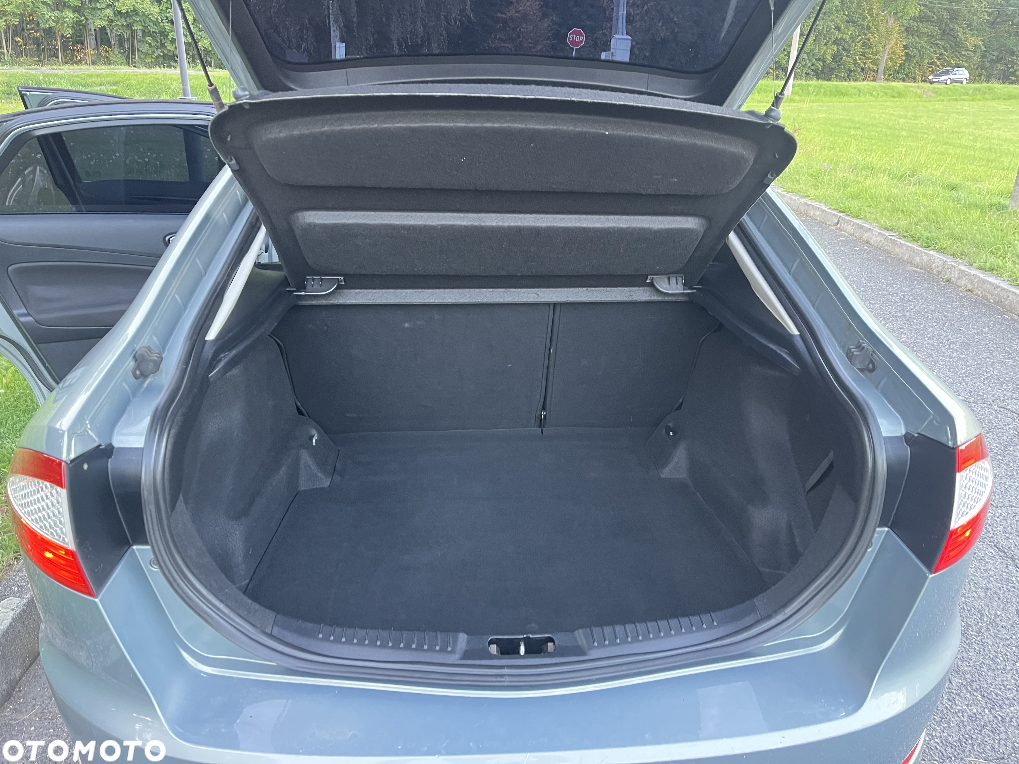 Ford Mondeo 2.0 Ghia - 13