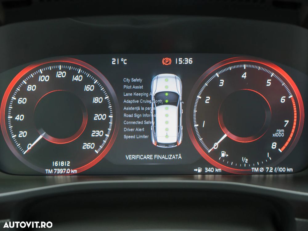 Volvo XC 40 B4 AT8 AWD Mild Hybrid Momentum Pro - 28