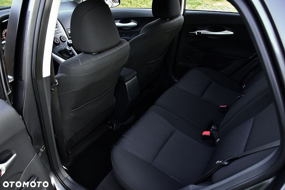 Toyota Auris 1.6 Life+ - 34