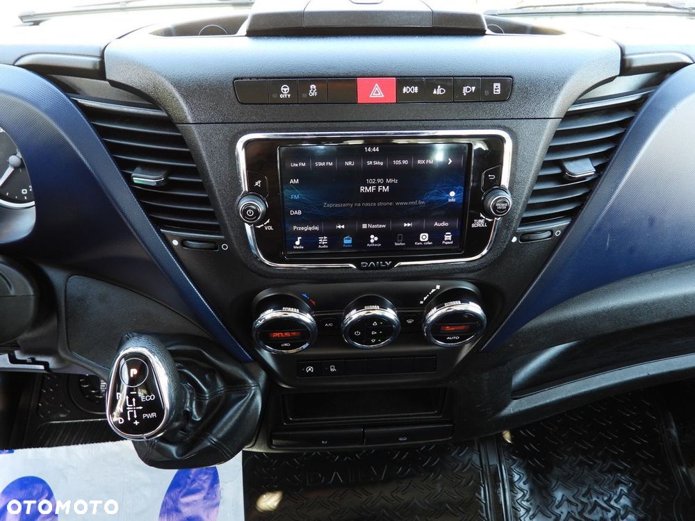 Iveco DAILY 35S16 SKRZYNIA 8 PALET TEMPOMAT LEDY AUTOMAT HI-MATIC KLIMATYZACJA  160KM - 34