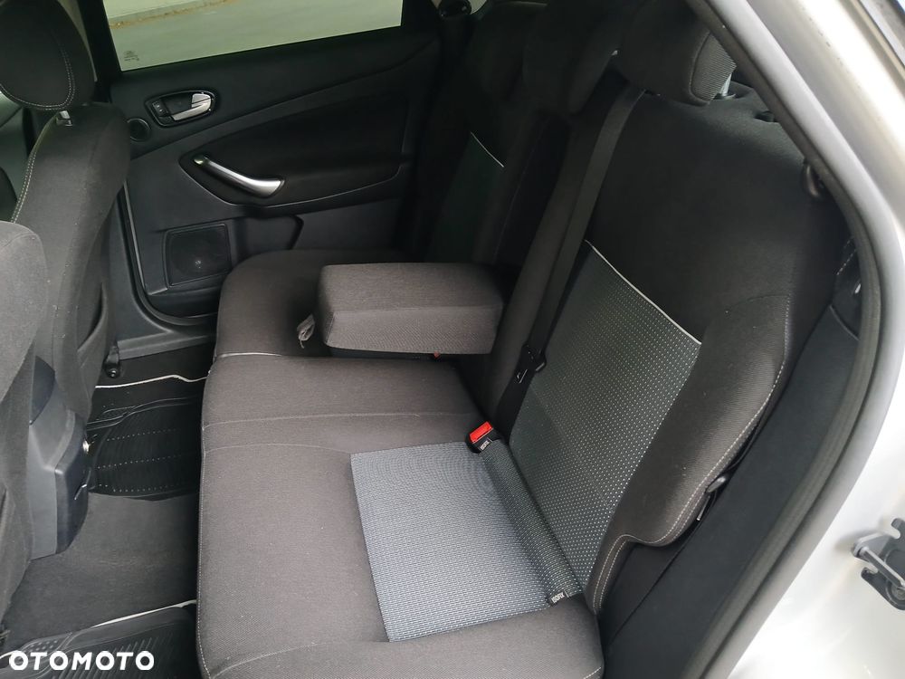Ford Mondeo - 18
