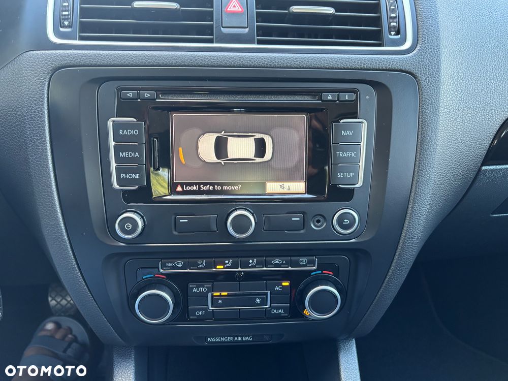Volkswagen Jetta 1.6 TDI DPF Highline - 23