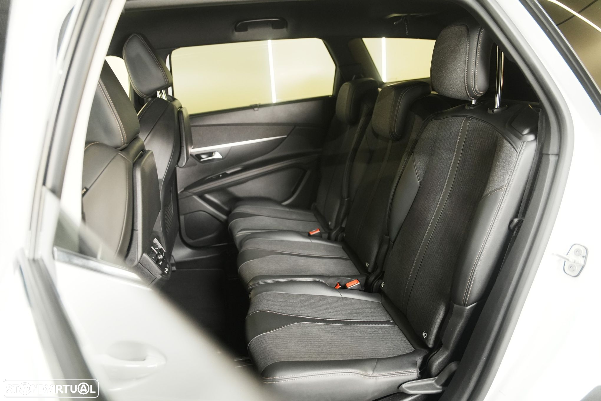 Peugeot 5008 1.5 BlueHDi GT Line EAT8 - 14