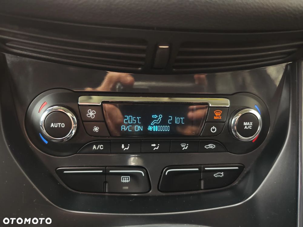 Ford Kuga 2.0 TDCi 2x4 Titanium - 26