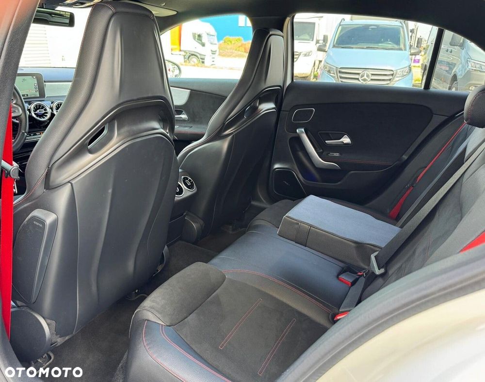 Mercedes-Benz Klasa A 35 AMG 4-Matic 7G-DCT - 17