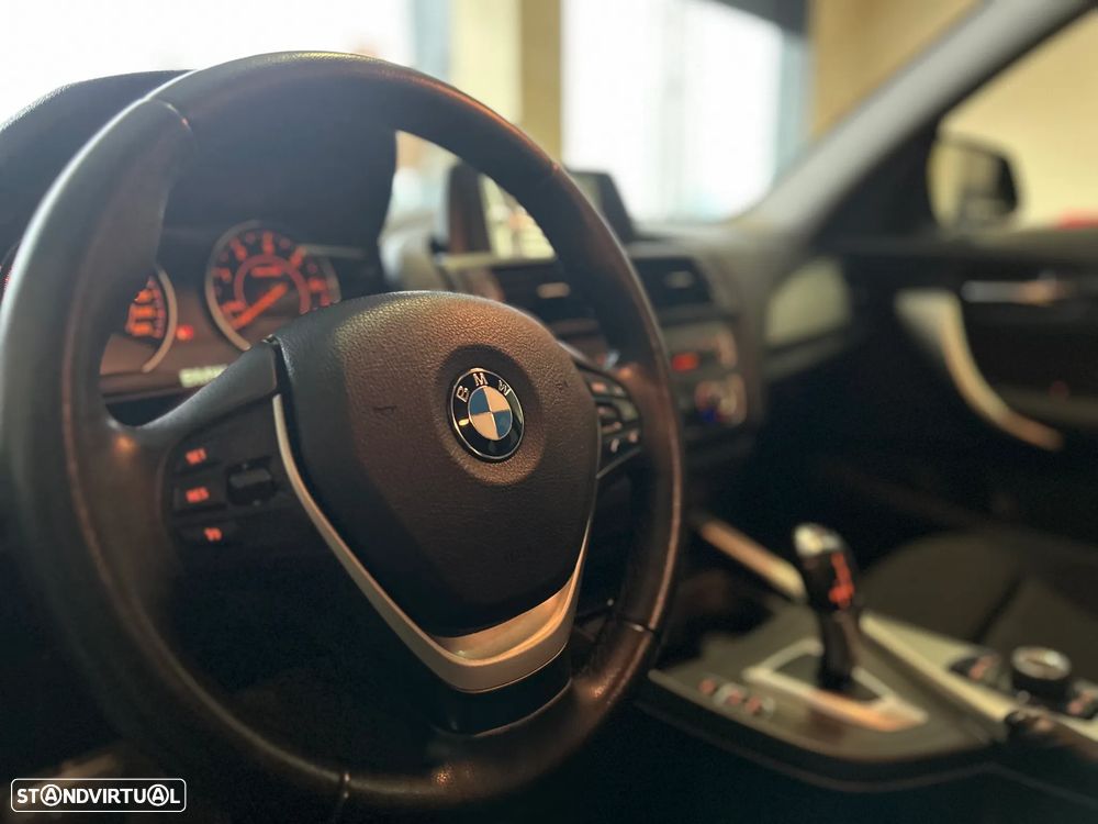 BMW 118 dA Line Sport - 25