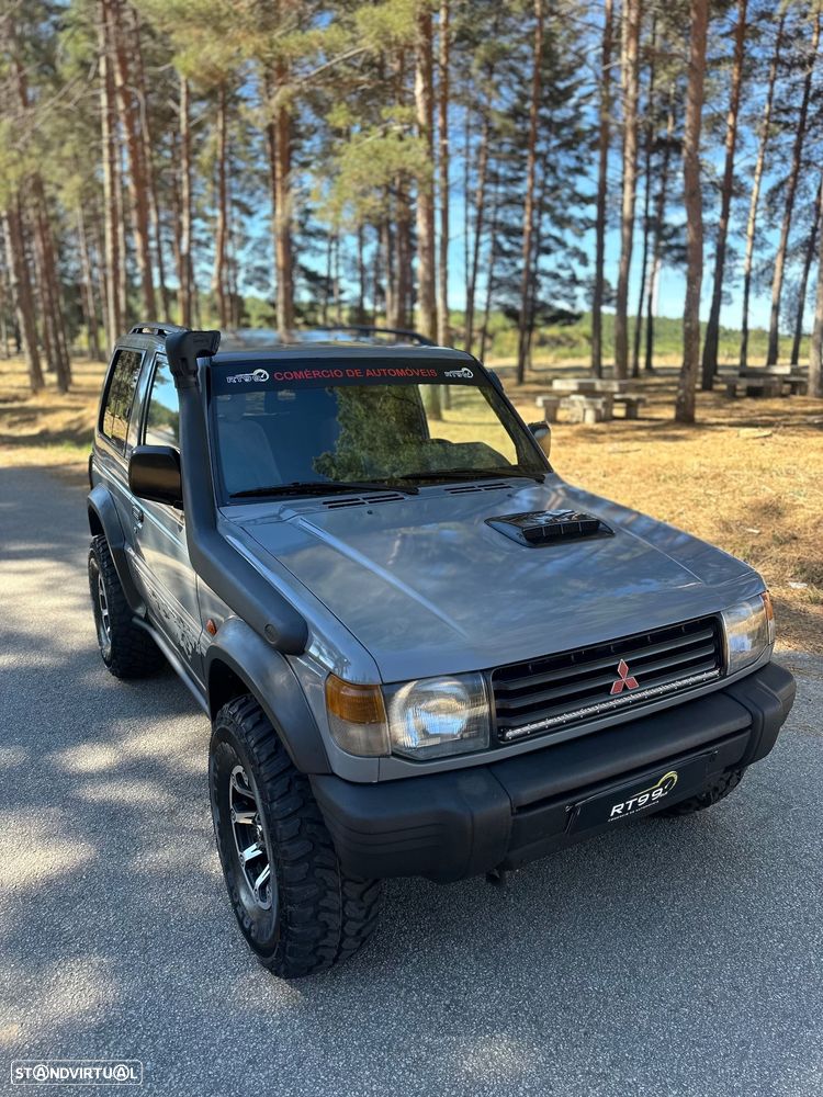 Mitsubishi Pajero 2.5 TDi GLX - 11