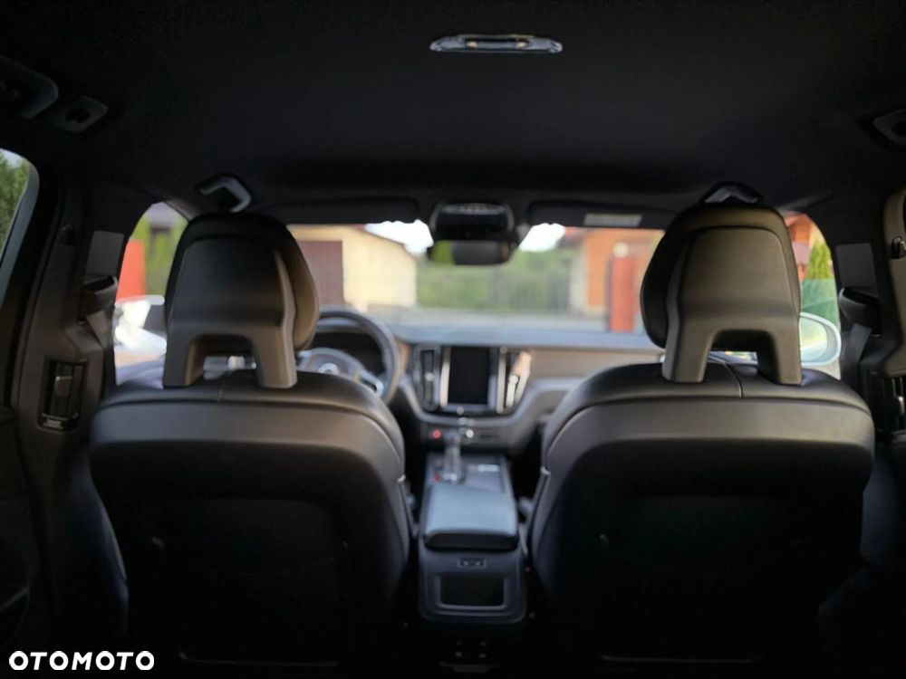 Volvo XC 60 D4 AWD R-Design - 23