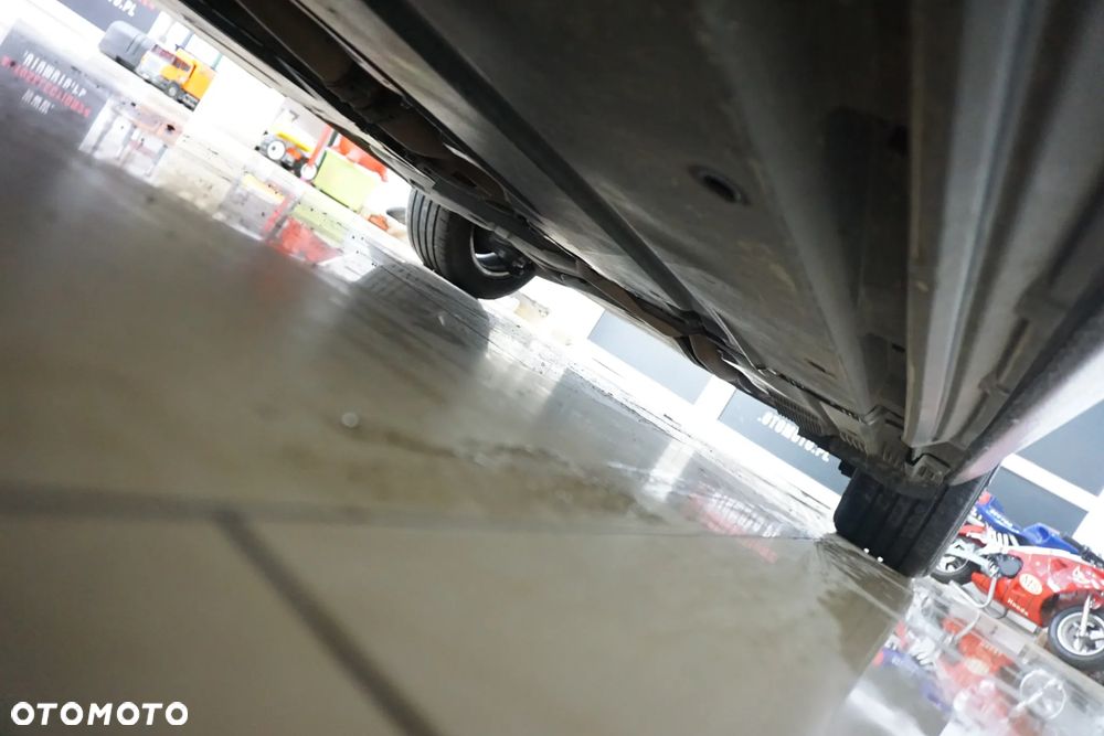 Audi A4 Avant 2.0 TDI DPF Ambiente - 12