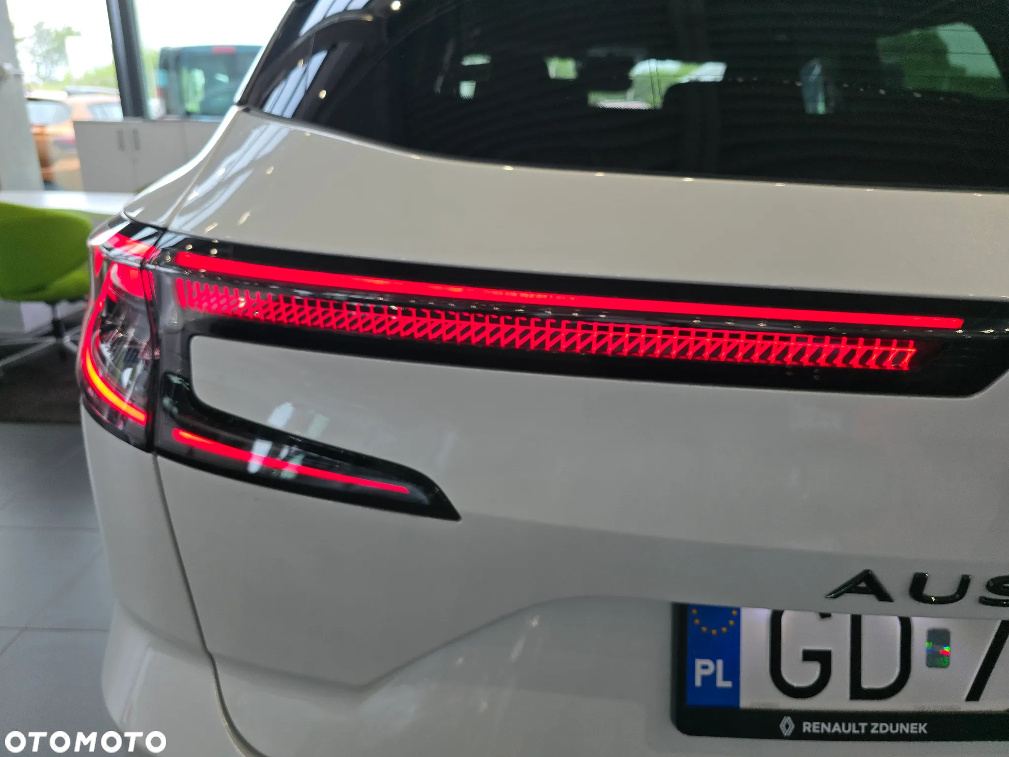 Renault Austral 1.2 E-Tech Full Hybrid 200 Iconic esprit Alpine MMT - 32