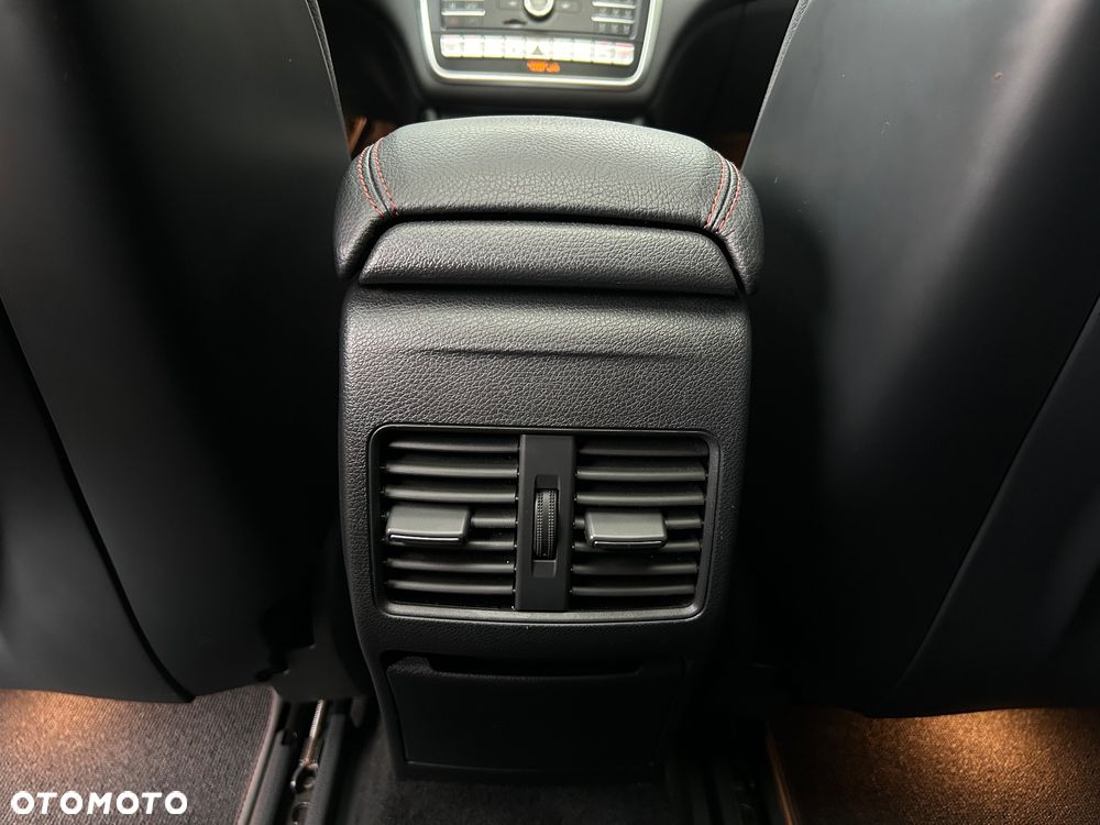 Mercedes-Benz CLA AMG 45 4-Matic - 34