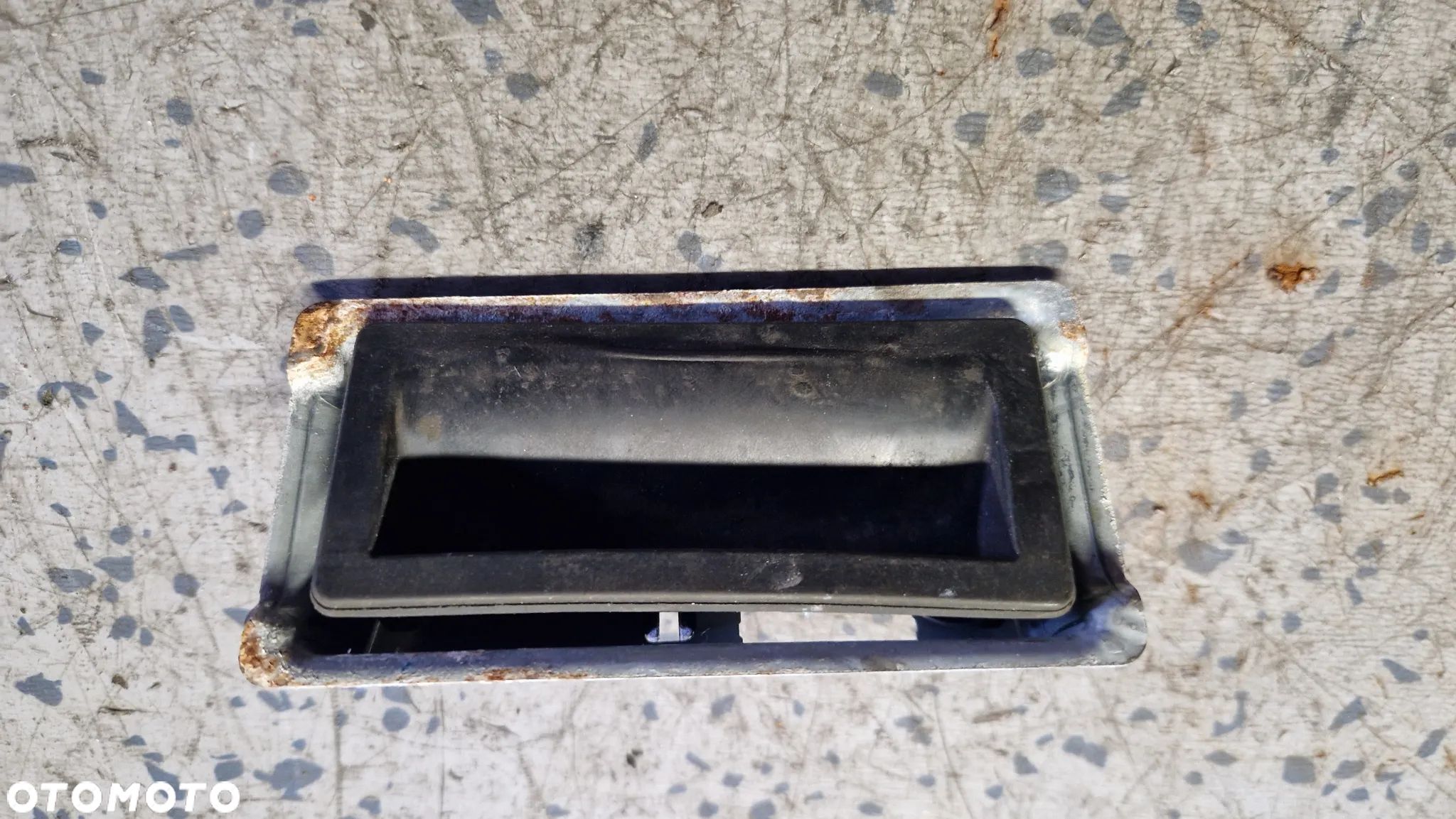 AUDI SEAT SKODA VOLKSWAGEN MIKROSTYK KLAPY TYŁ 5N0827566 - 1