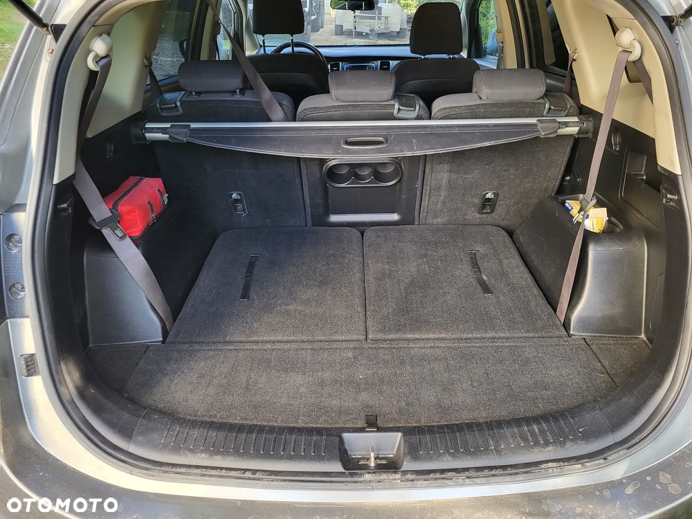 Kia Carens ver-1-7-crdi-m-7os-eu6 - 6