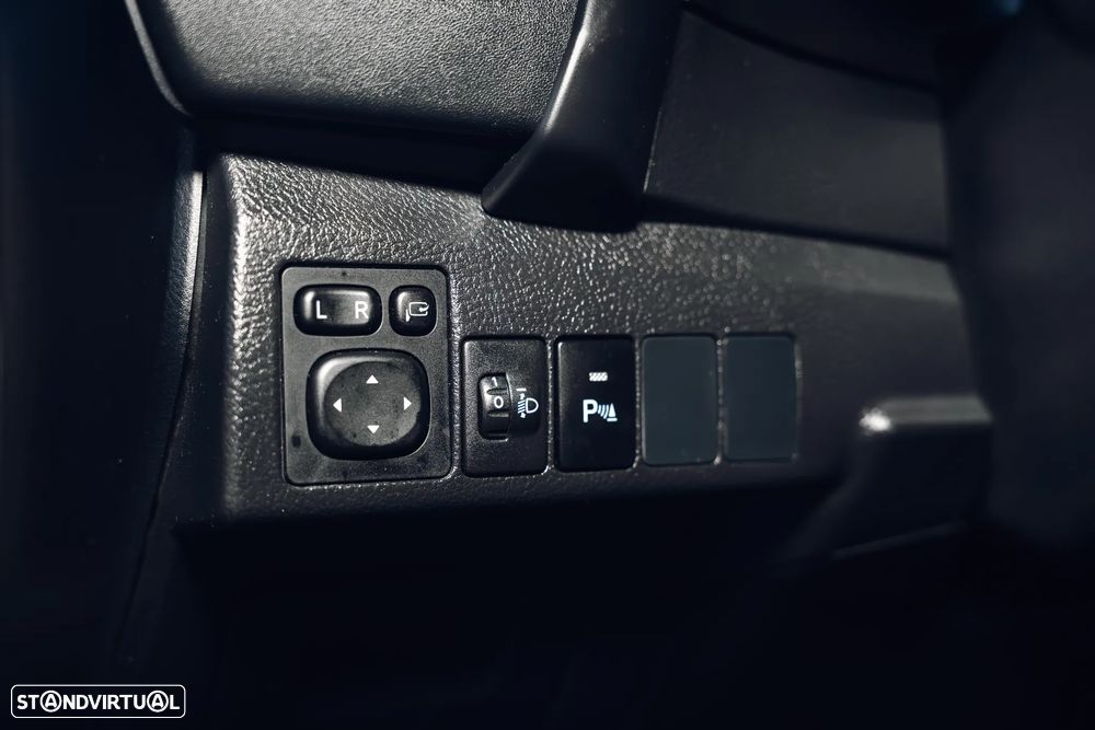 Toyota Auris 1.8 HSD Sport+Navi - 30