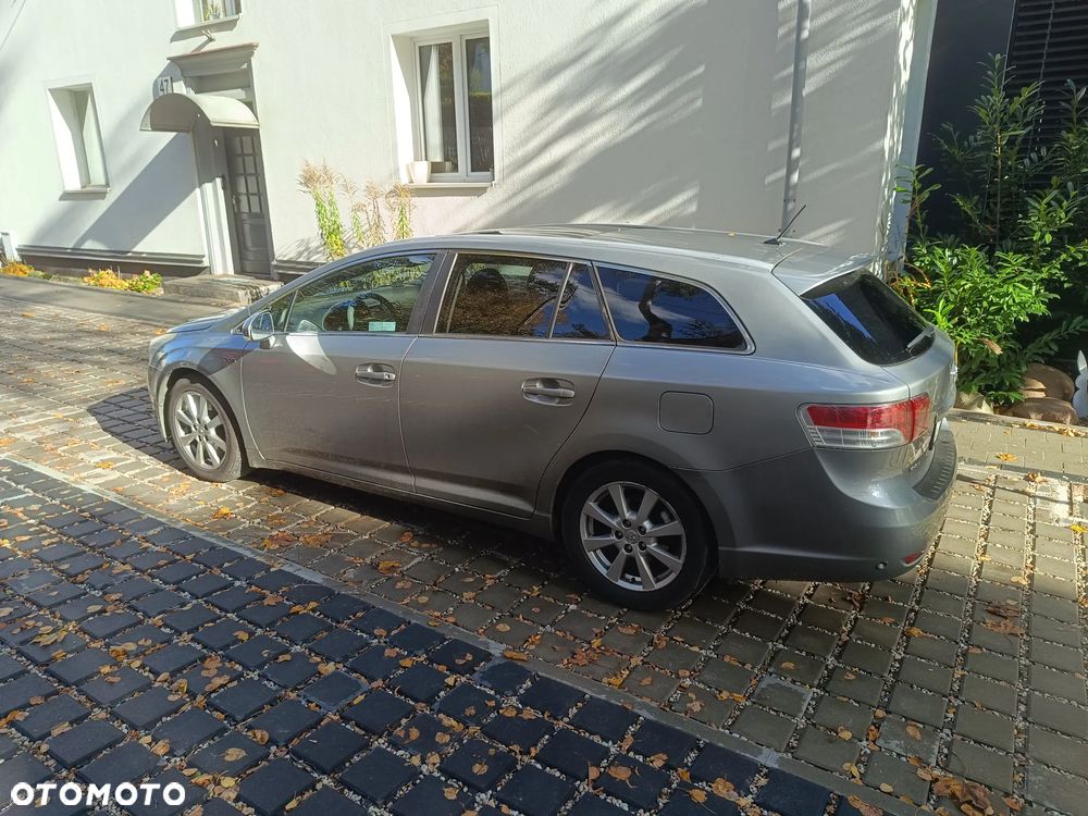 Toyota Avensis 2.2 D-4D Prestige NAVI - 3