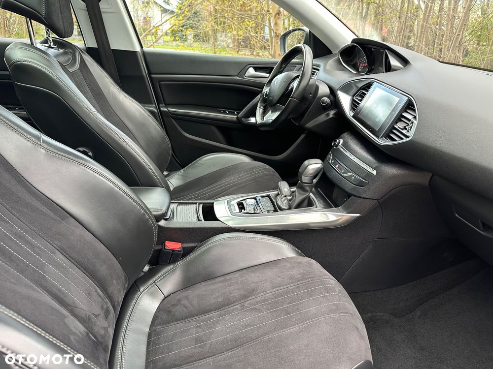 Peugeot 308 PureTech 130 GPF EAT8 Stop & Start GT - 8