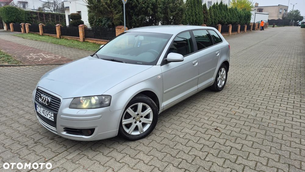 Audi A3 Sportback 2.0 FSI Ambiente - 2