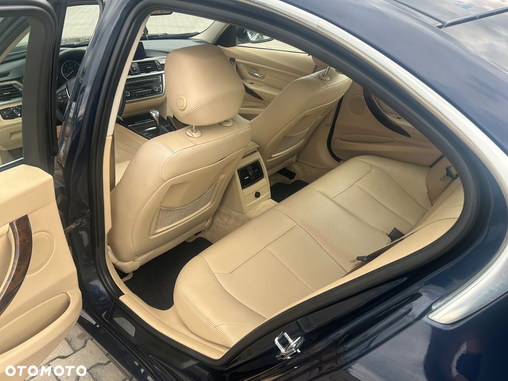 BMW Seria 3 320d Luxury Line - 15