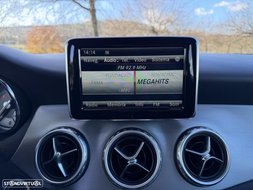 Mercedes-Benz GLA 180 - 26