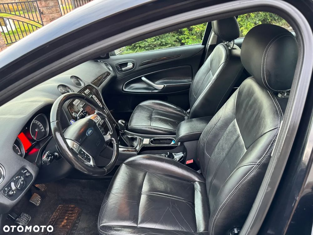 Ford Mondeo 2.0 Ghia - 8