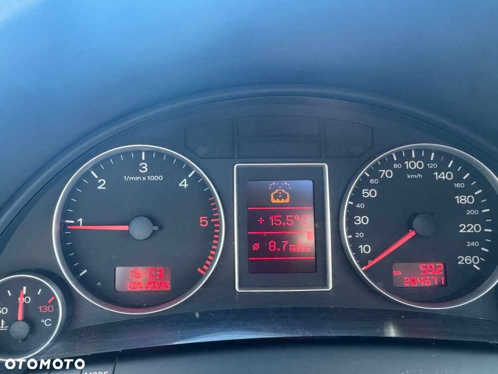 Audi A4 Avant 2.0 TDI DPF - 8