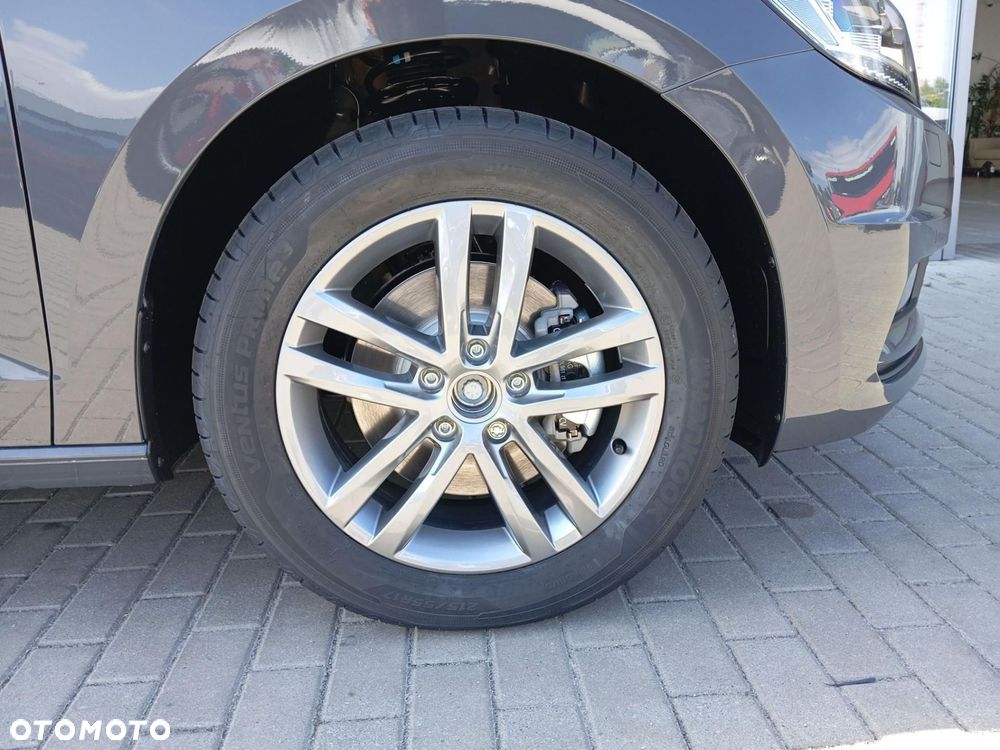 Volkswagen Touran - 16