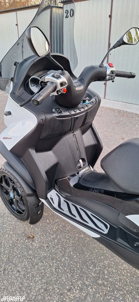 Piaggio MP-3 - 4