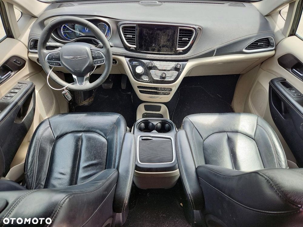 Chrysler Pacifica - 7