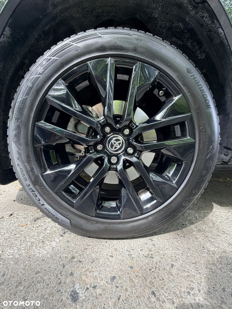 Toyota RAV4 - 8