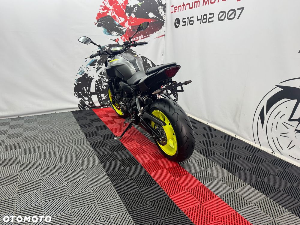 Yamaha MT - 27