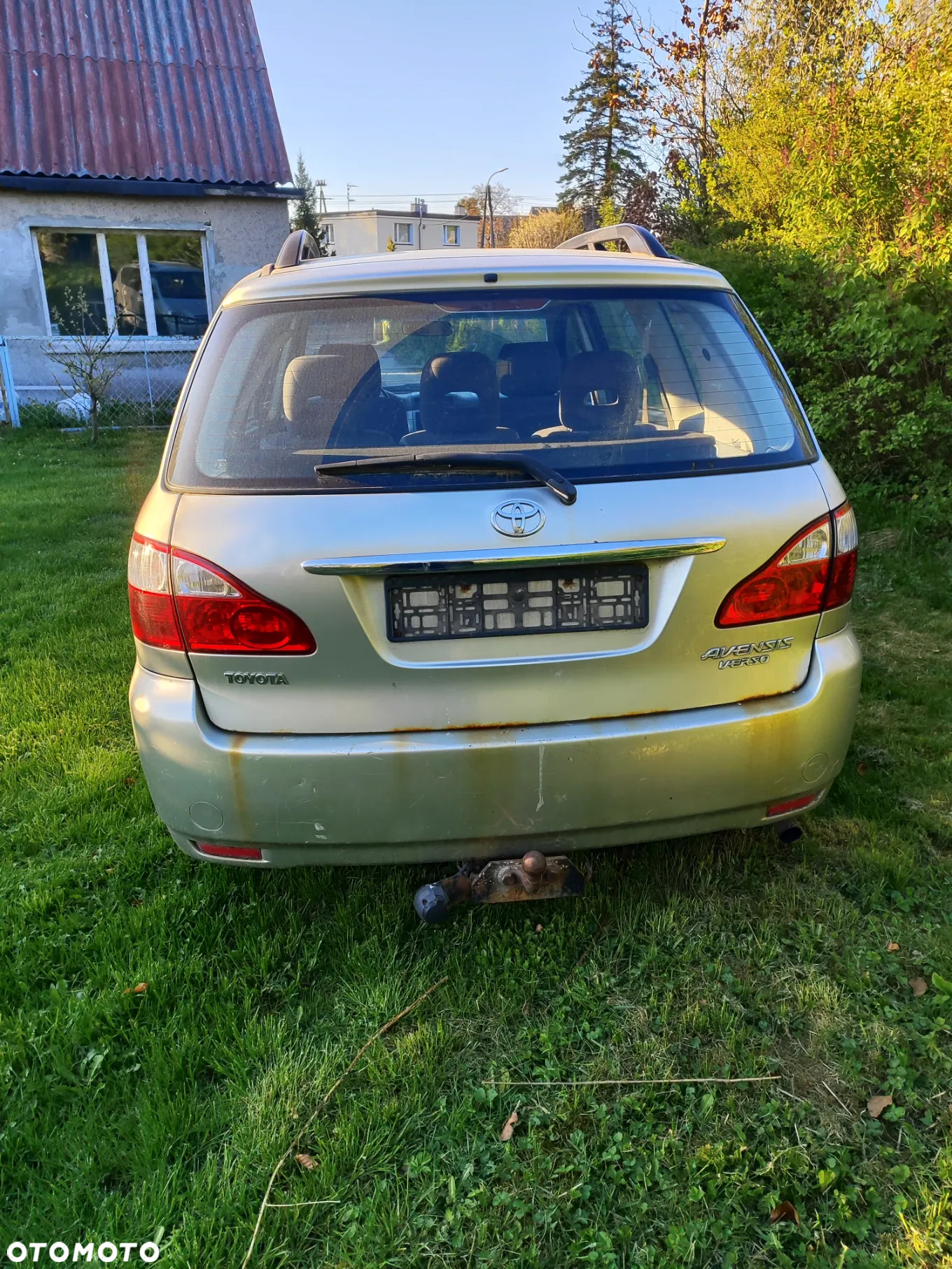 Toyota Avensis Verso - 6