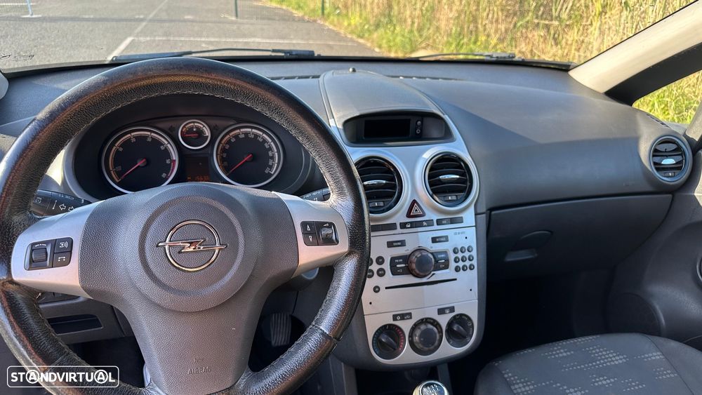 Opel Corsa 1.3 CDTI Enjoy EcoFLEX - 2