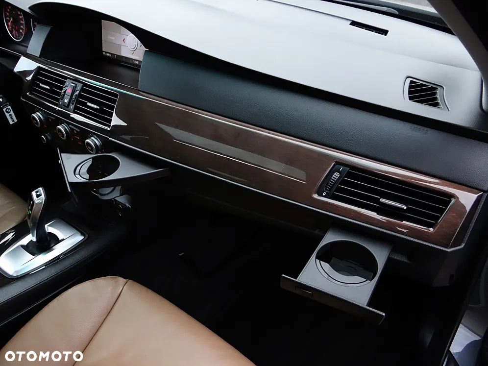 BMW Seria 5 525d Edition Lifestyle - 33