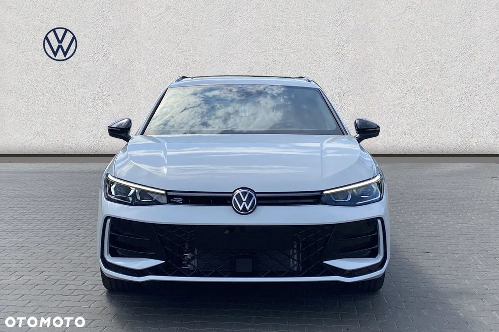 Volkswagen Passat Variant 2.0 TDI SCR 4Mot R-Line Plus DSG - 9