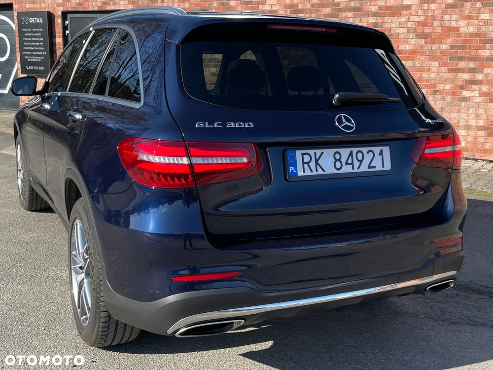 Mercedes-Benz GLC 300 4Matic 9G-TRONIC AMG Line - 9