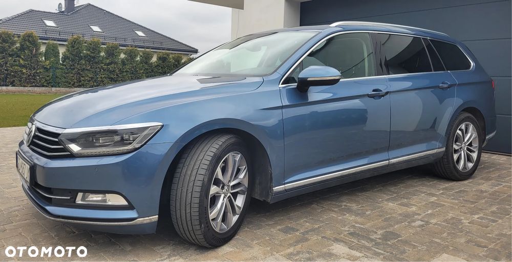 Volkswagen Passat - 1