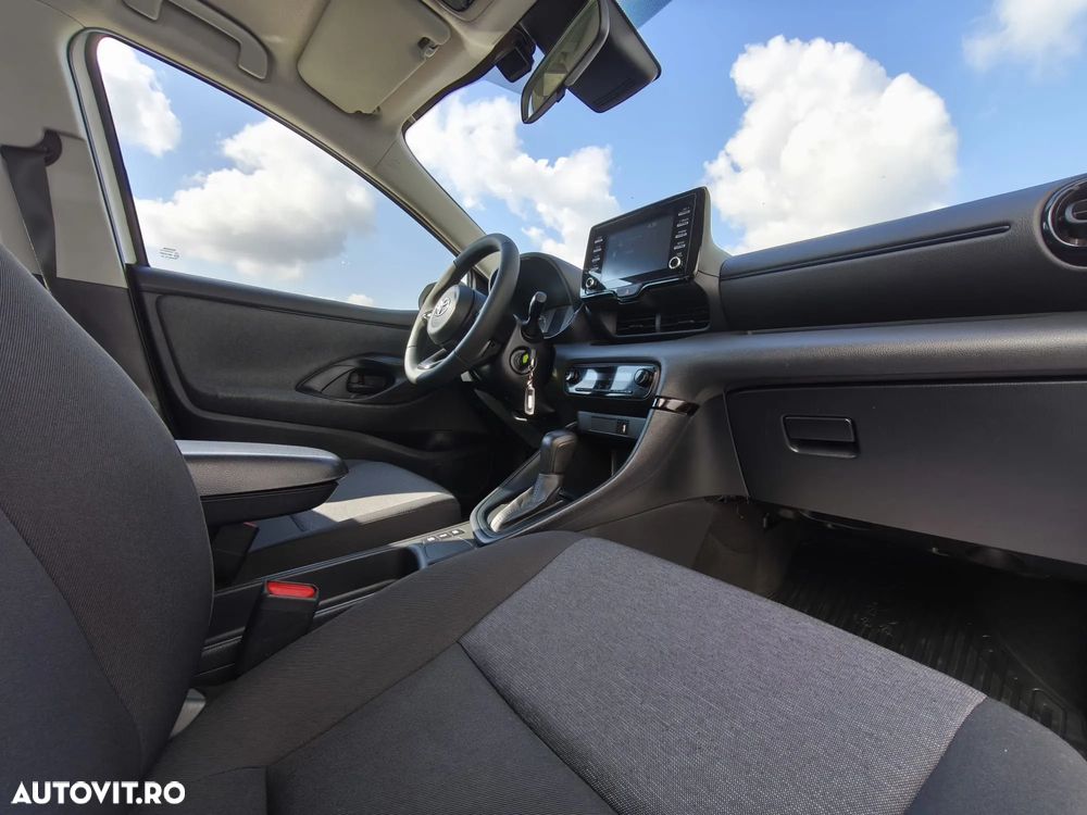 Toyota Yaris 1.5 VVT-i HSD Active - 10