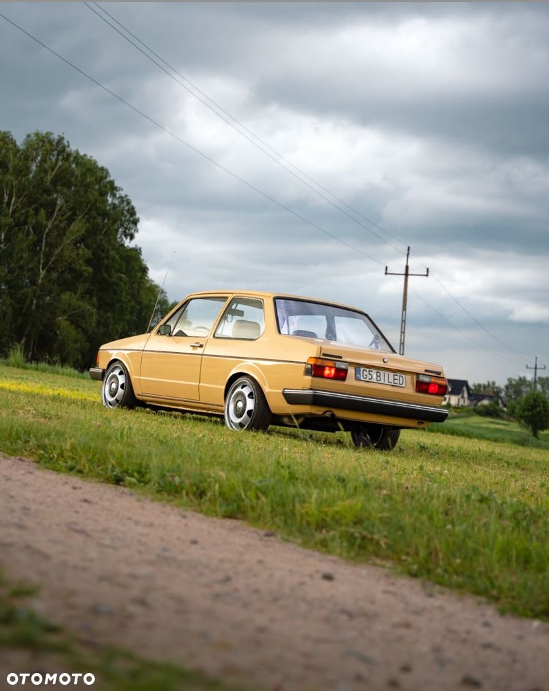 Volkswagen Jetta - 12