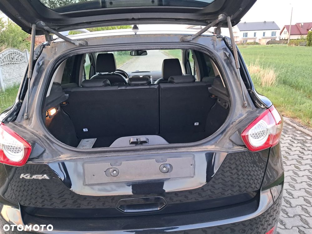Ford Kuga 2.0 TDCi 2x4 Titanium - 16