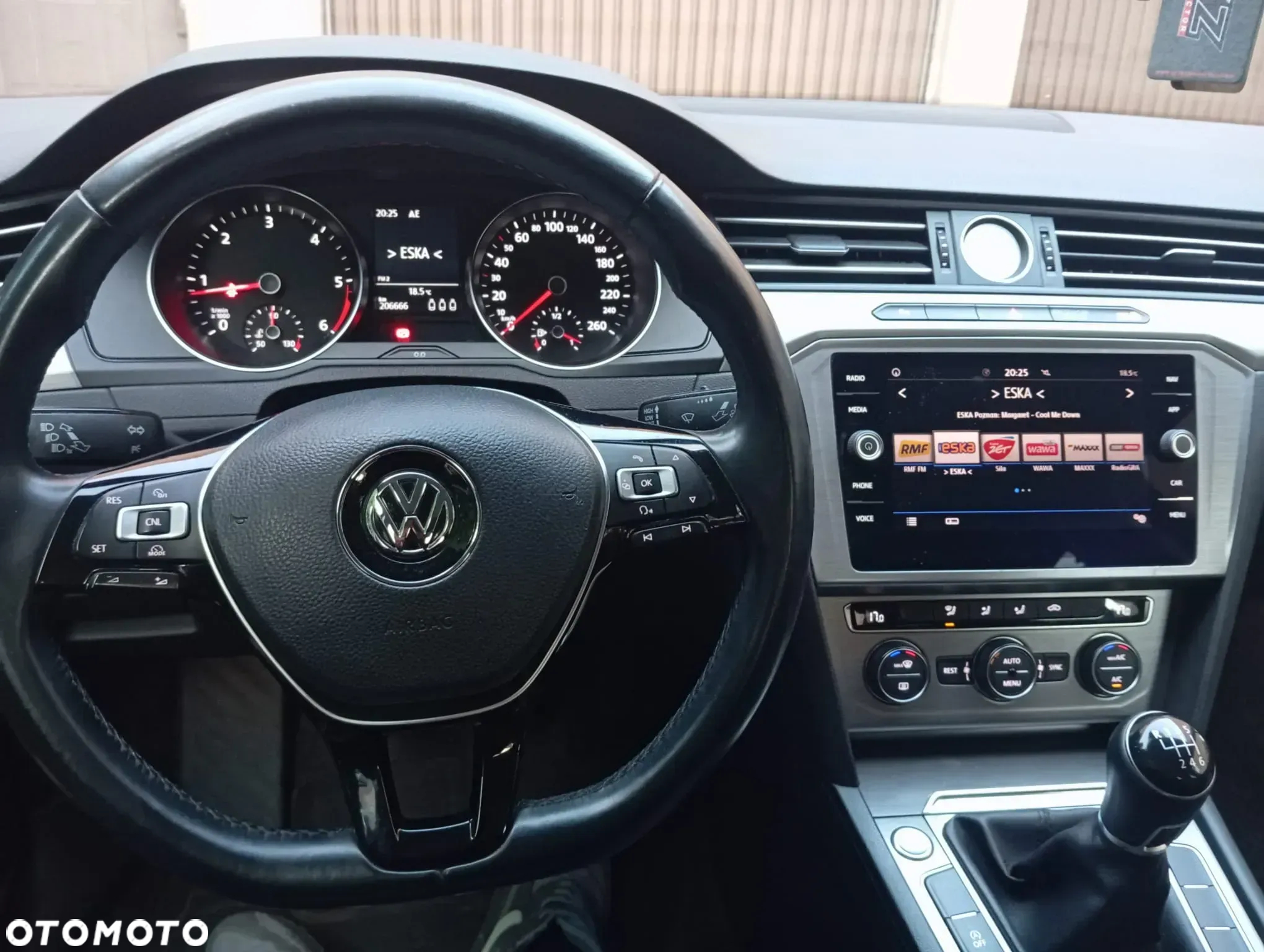 Volkswagen Passat 2.0 TDI BMT Highline - 11