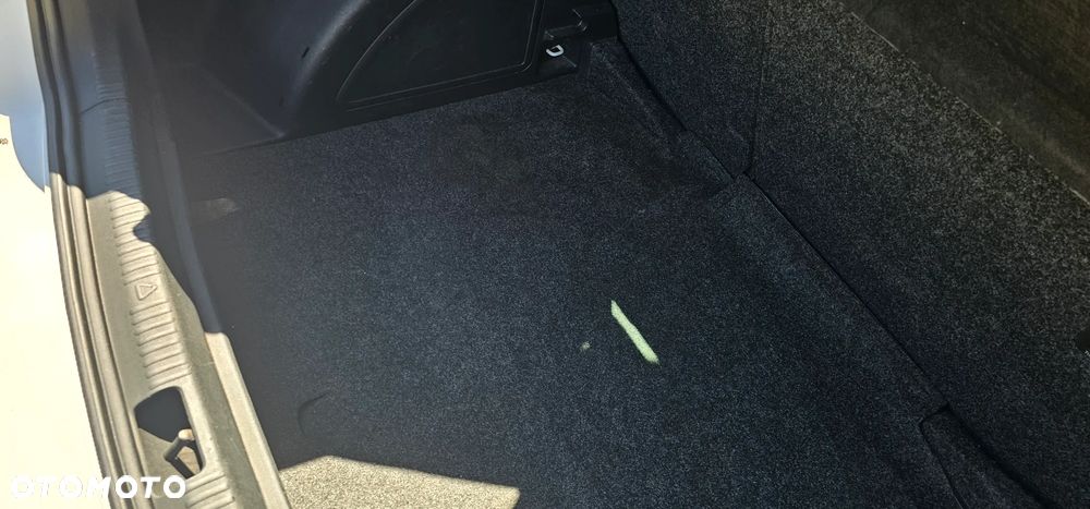 Skoda RAPID 1.2 TSI Edition - 17